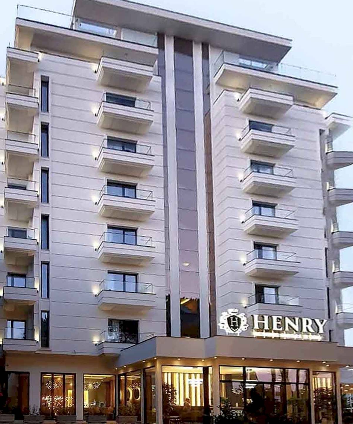 Henry Resort & Spa