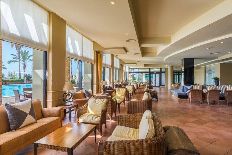 Calheta Beach Hotel in Madeira