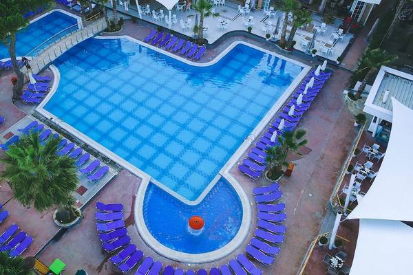 Fafa Premium Resort in Golem