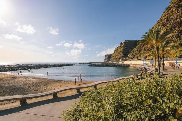 Calheta Beach Hotel in Madeira