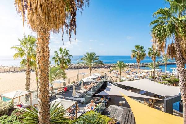 Calheta Beach Hotel in Madeira