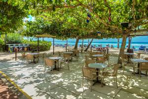 Coconut Court Beach Hotel - Barbados