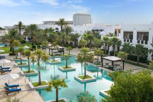 Sharq Village and Spa, A Ritz Carlton Hotel